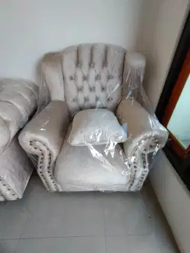 Di jual sofa 3+1+meja NEW BersegeL