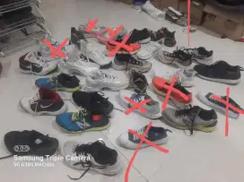 Sepatu running ori