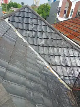 Perbaikan atap bocor dan pemasangan canopy