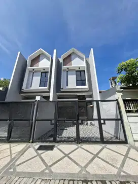 Rumah Minimalis 2 Lantai Sutorejo Utara