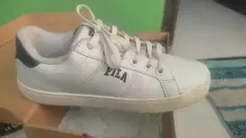 dijual Sepatu Fila Ori dan Puma Ori
