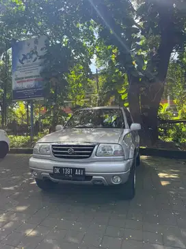 JUAL MOBIL ESCUDO 2.0 Tahun 2001