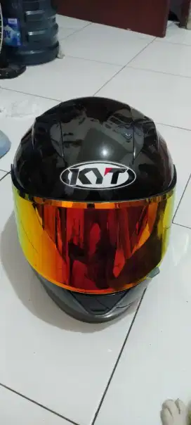 Helm KYT R10 masih oke
