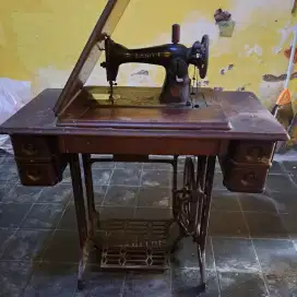 Mesin jahit jadul manual