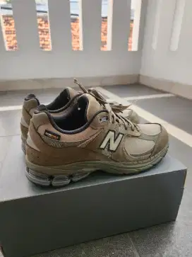 New Balance 2002r Cordura Olive size 43