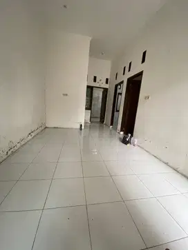 Sewa rumah 2 kamar dengan garasi mobil