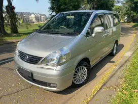 Nissan Serena Istimewa