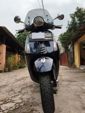 Piaggio Vespa Primavera Biru Tahun 2014