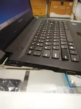 Lenovo b40-70 i3