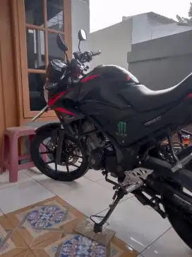 Honda CB 150R streetfire