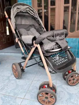Di jual stroller bayi merk baby space