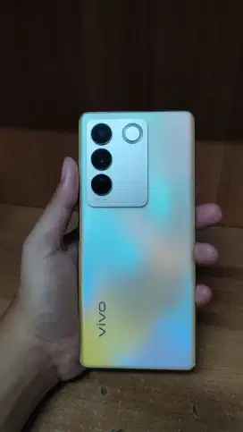 Hp Vivo V27 5G Layar Curve