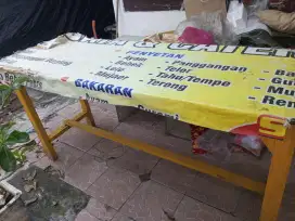 Di Jual Meja Makan Bekas Jualan kondisi masih bagus Lokasi GresiK Kota