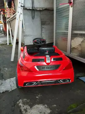 Mobil aki Mainan