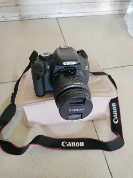 Kamera DSLR Canon EOS600D
