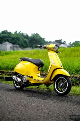 VESPA SPRINT 2023 150 IGET FACELIFT YELLOW