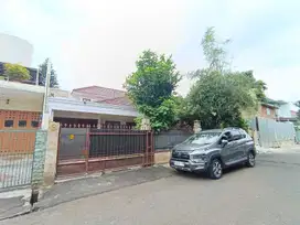 Rumah Lama di Jl Taman Radio Dalam II Gandaria Kby Baru Jakarta Selata