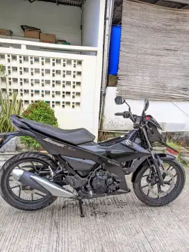 Suzuki Satria Fufi black predator