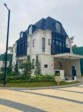 RUMAH MEWAH ALLEGRA LIPPO CIKARANG AT CASA DE LAGO 2 M BEBAS BANJIR