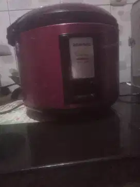 Jual magicom ukuran 1,8 Liter masih berfungsi baik