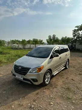 Toyota Kijang Innova 2.0 V AT Luxury Istimewa