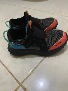 Sepatu Skechers Anak Second Size 30