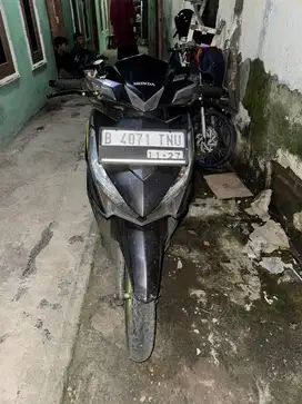 DIJUAL CEPAT MOTOR VARIO 2017