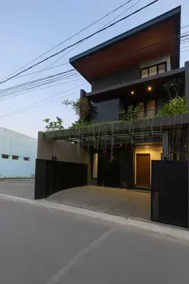 DIJUAL RUMAH MEWAH FULL FURNISHED DI BARAT HOTEL HYATT PALAGAN YOGYA