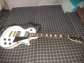 Gitar Listrik terawat 95%