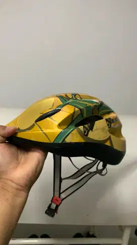 DI JUAL HELM SEPEDA merk UNITED Uk. S ...kondisi masih bagus