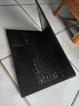 Laptop Lenovo 12 in slim