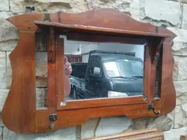 Pigura Kaca Kapstok Antik