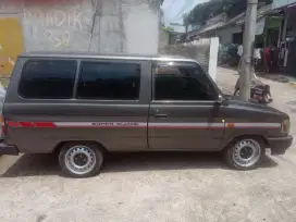 Di jual mobil kijang super