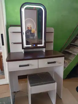 Meja rias + kursi busa