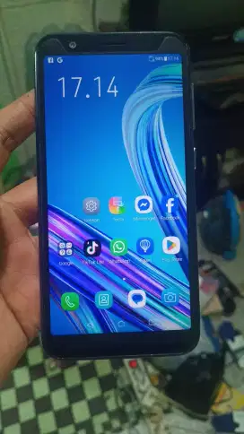 Asus zenfone Live L1 3/32 layar 5.5 inchi mulus