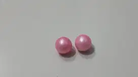 Bola mirip “mutiara” .