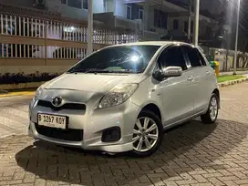Toyota Yaris E 2012