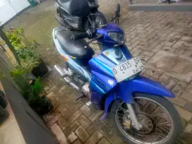 dijual motor jupiter Z tahun 2004 mesin kelistrikan mulus  1 tangan