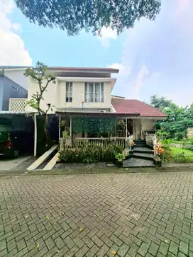 Rumah Hook Aesthetic Di Emerald Bintaro  8925