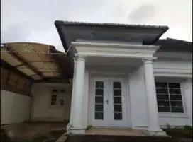 Dijual miring rumah CitraLand Manado tanah LT 180m²