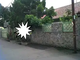 RUMAH BESAR DENGAN TANAH YANG LUAS DI GANDARIA SELATAN 2 LANTAI