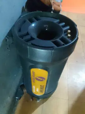 Subwoofer mobil bekas