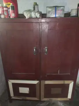 Di Jual Lemari Jati Tua kondisi masih Bagus masih kuat Tebal kayu nya