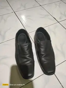 Sepatu Pantofel Bonia