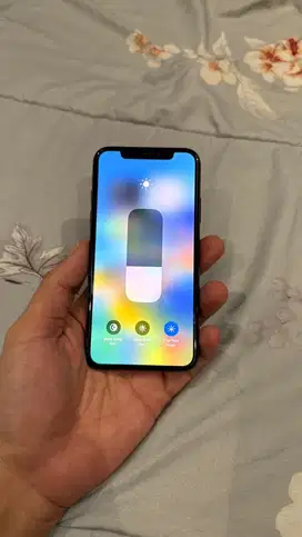 Dijual Iphone X Grey 256GB Terdaftar Hp charger