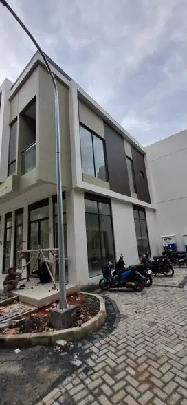 DISEWAKAN CEPAT RUKO BARU 2 LANTAI VERONA JUNCTION HOOK!