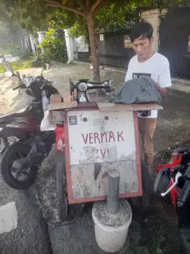 Sepeda gerobak jahit