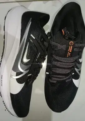 Nike running pegasus size 42