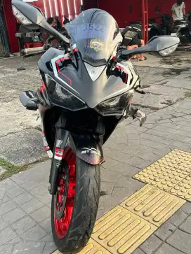 YAMAHA YZF R25 QS