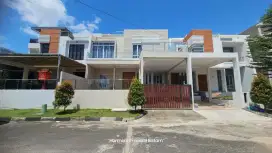 Dijual Rumah Mewah Lily Garden Dekat samping palm beach